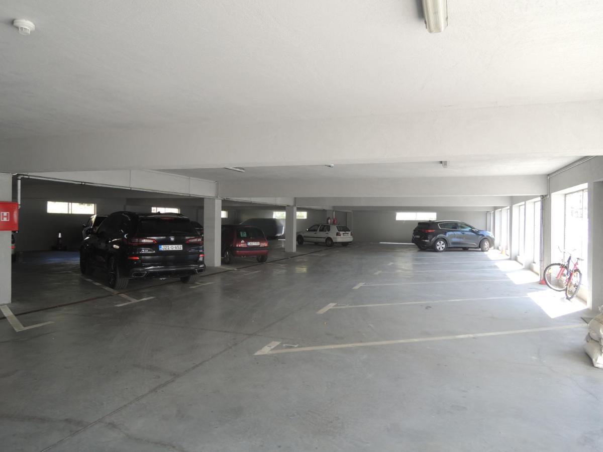 Hotel Logavina 8 Garage Parking サラエヴォ エクステリア 写真