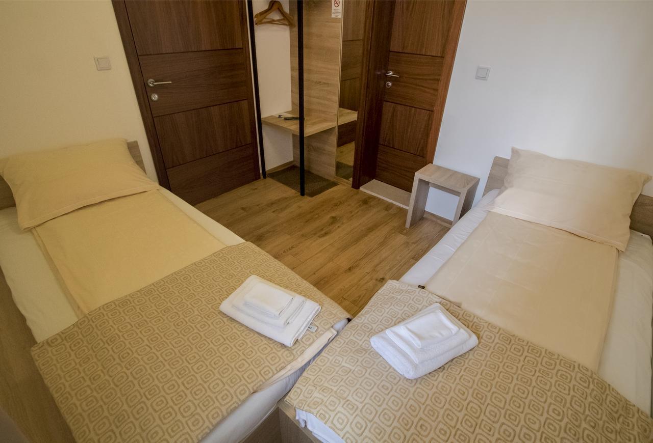 Hotel Logavina 8 Garage Parking サラエヴォ エクステリア 写真