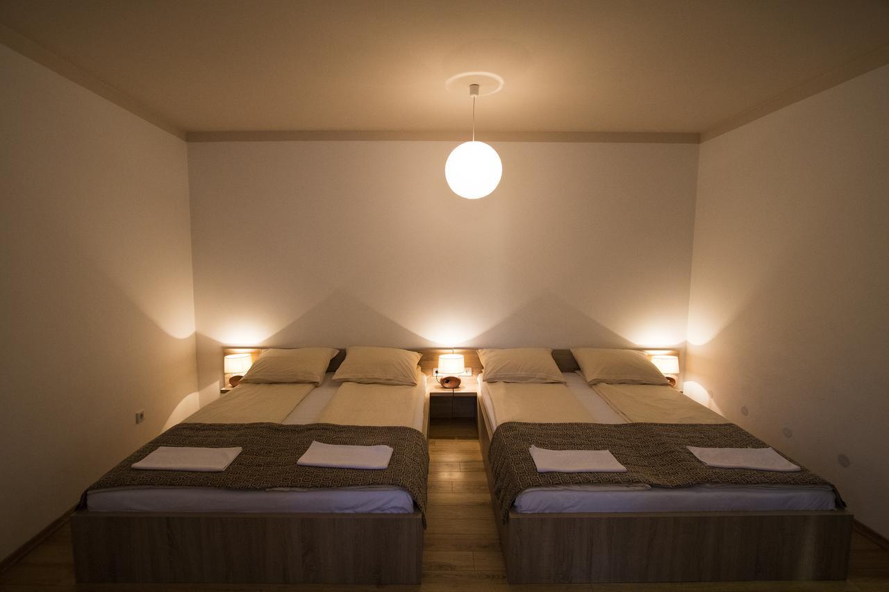 Hotel Logavina 8 Garage Parking サラエヴォ エクステリア 写真