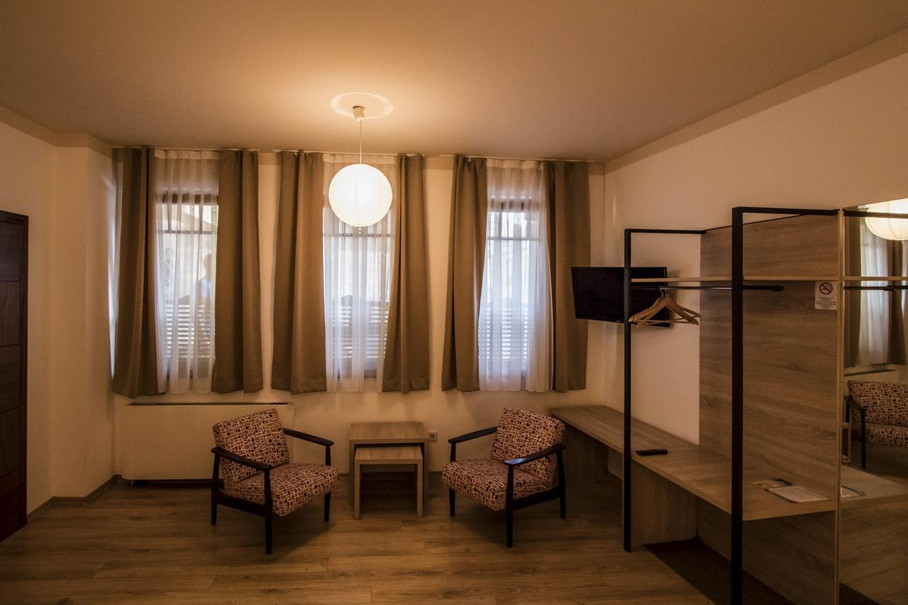 Hotel Logavina 8 Garage Parking サラエヴォ エクステリア 写真