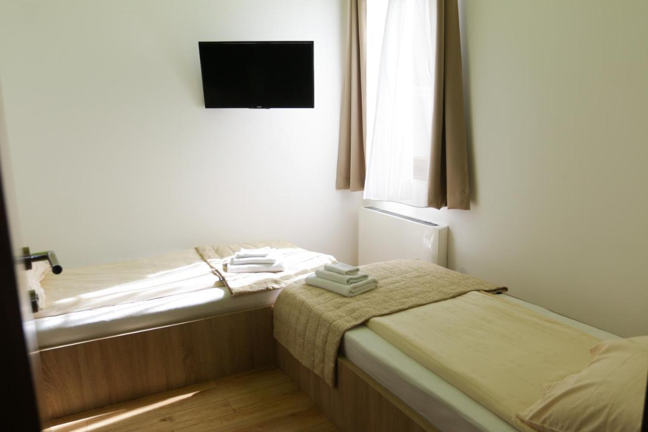 Hotel Logavina 8 Garage Parking サラエヴォ エクステリア 写真